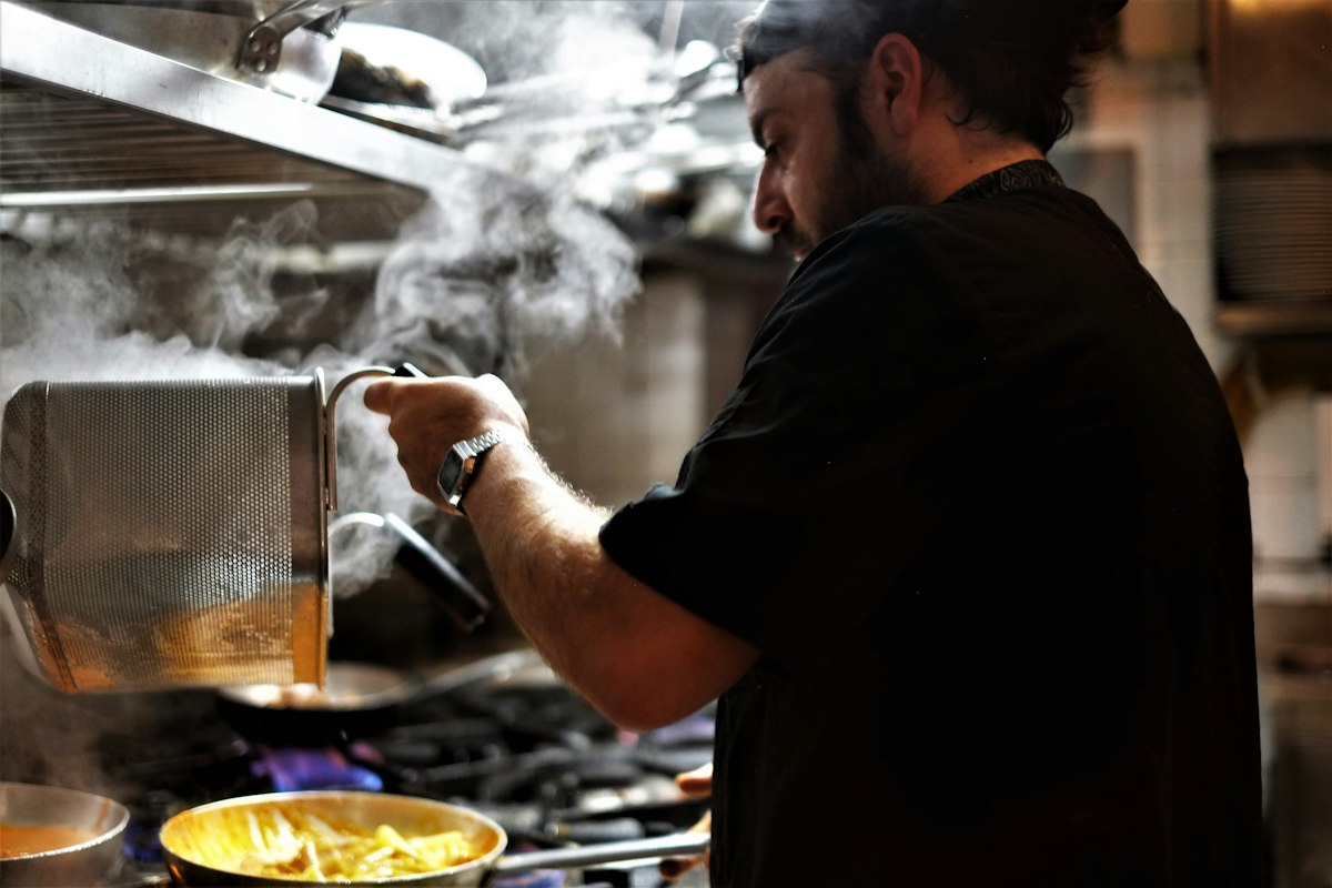 Durante el Ramadán la cocina cambia de hora, y el trabajo también
